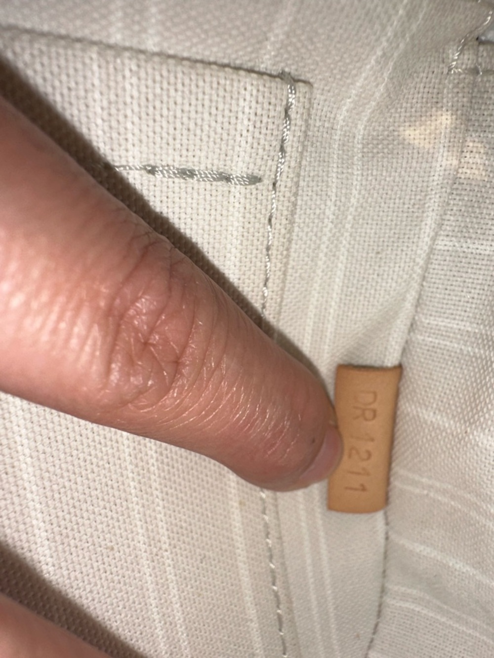 Louis Vuitton Multi Pochette Accessoires bag from the "By the Pool" Collection - Picture 11 of 14